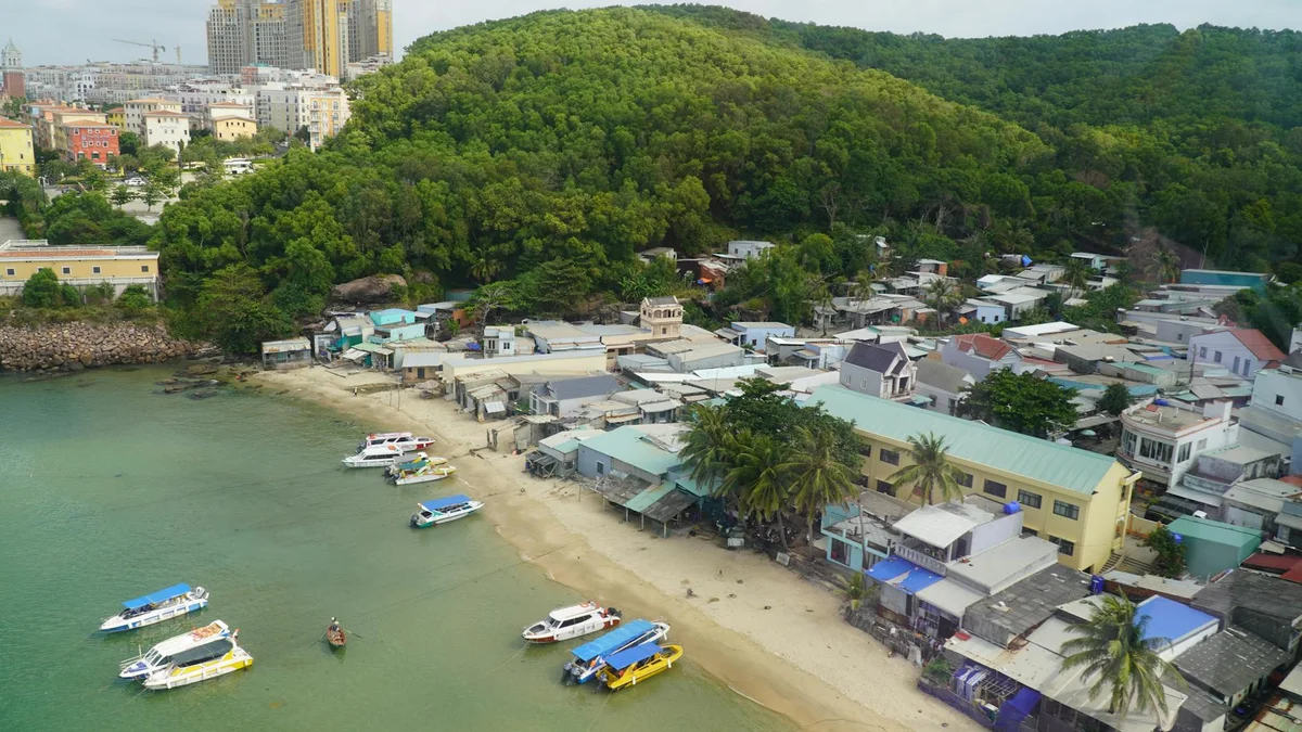 Long Beach Phu Quoc view 1