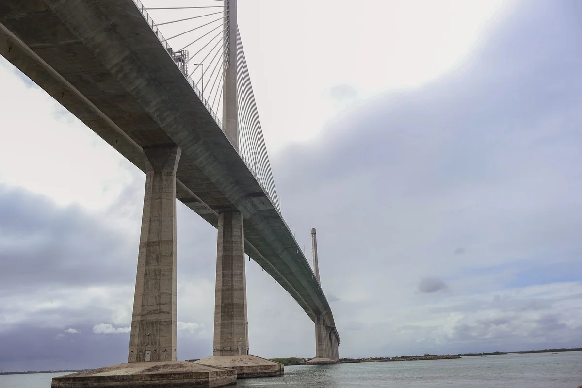 Bai Chay Bridge view 2