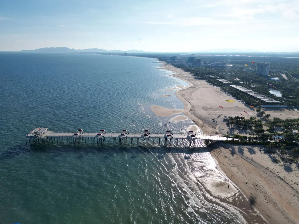 Hon Tam Island feature