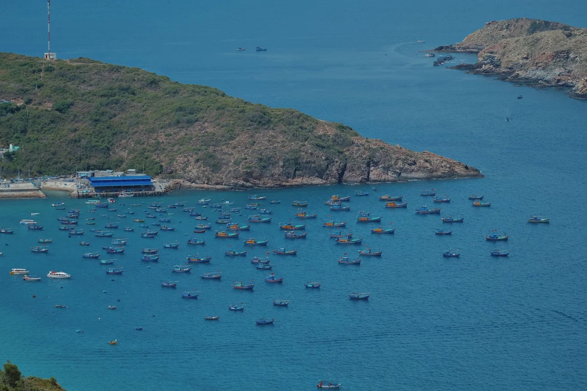 Lan Ha Bay feature