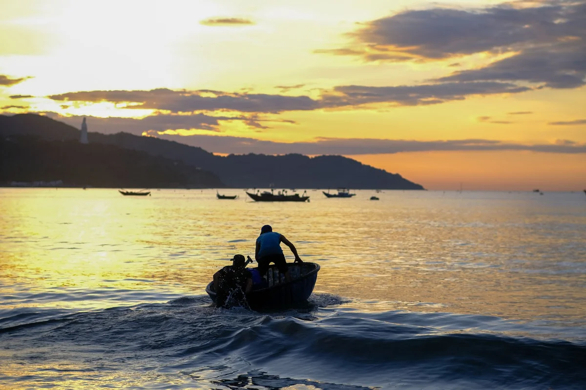 Non Nuoc Beach feature