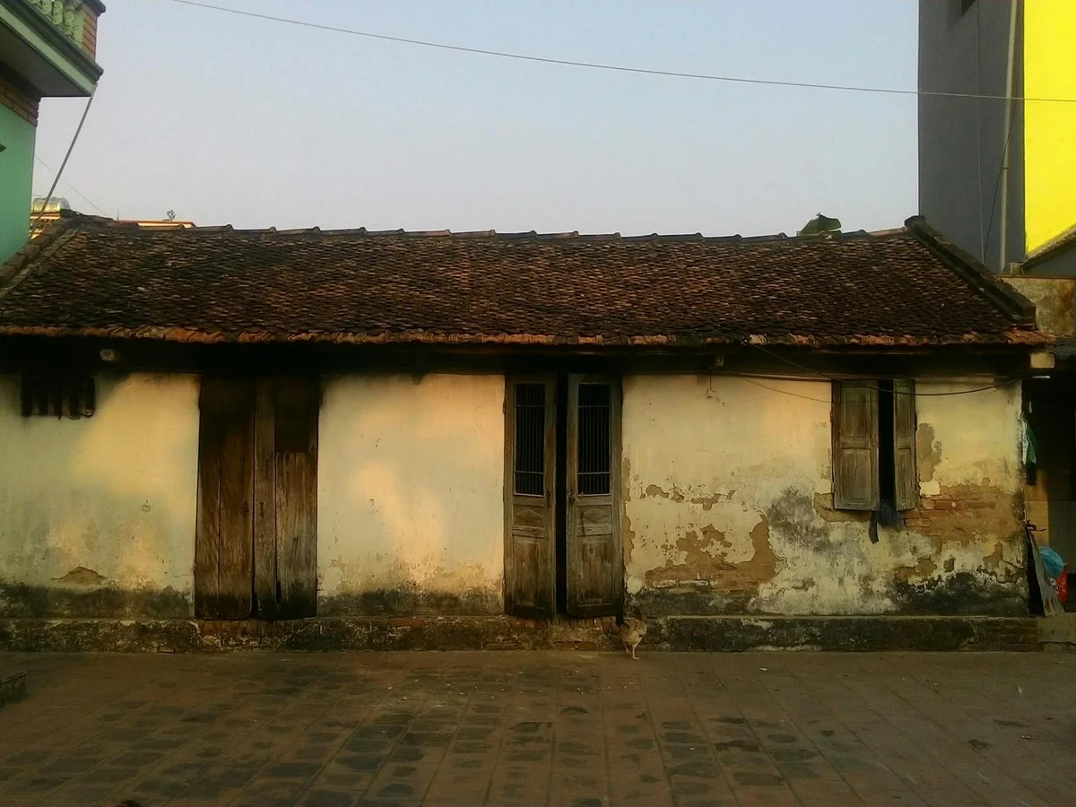 Old House of Phung Hung feature