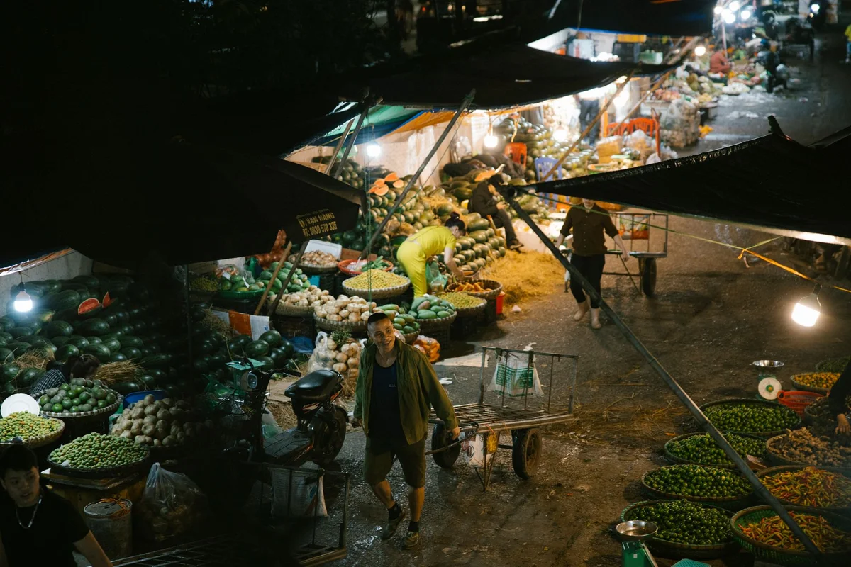 Tan Dinh Market feature