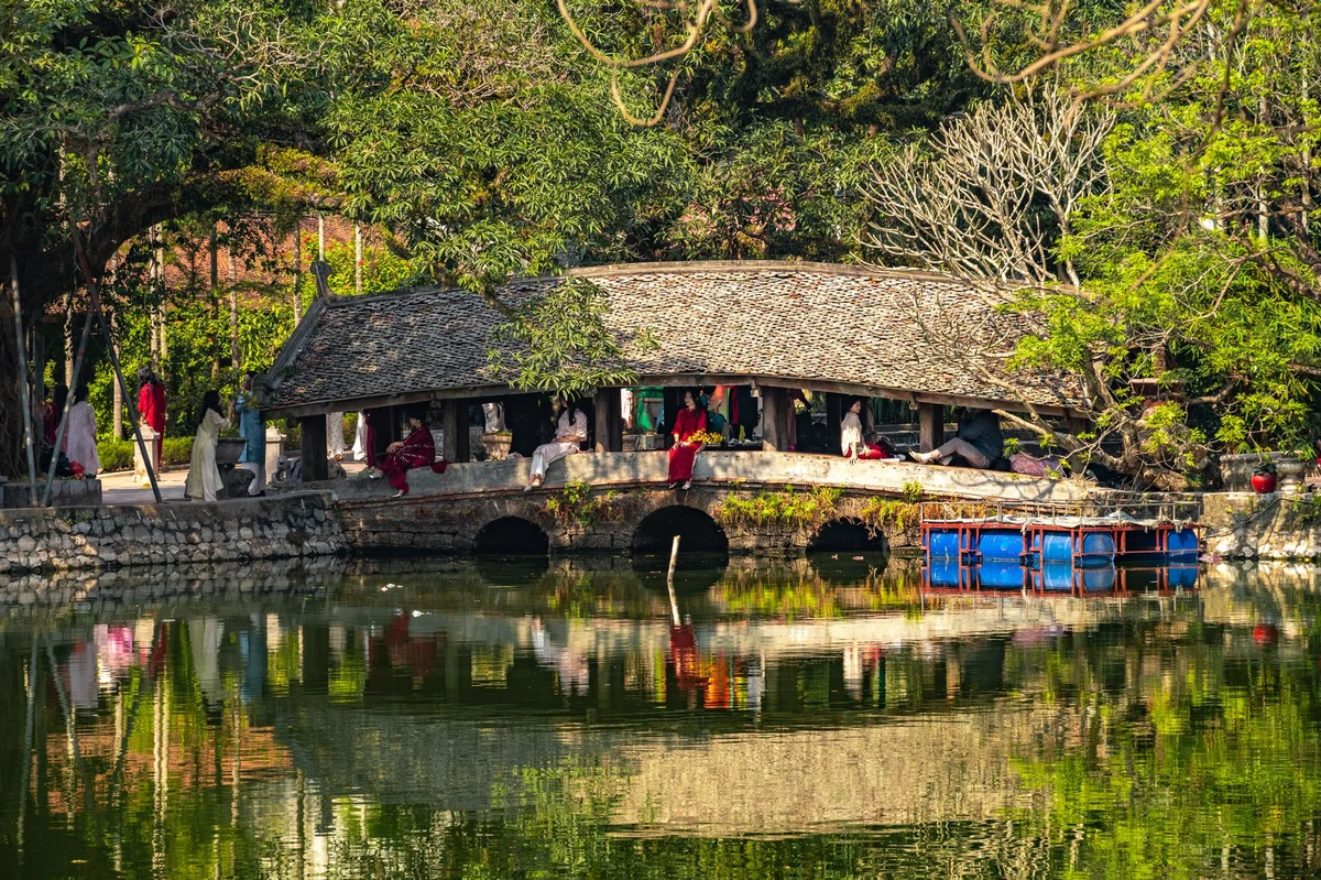 Thanh Toan Bridge feature