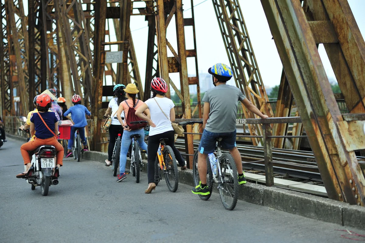 Truong Tien Bridge view 2