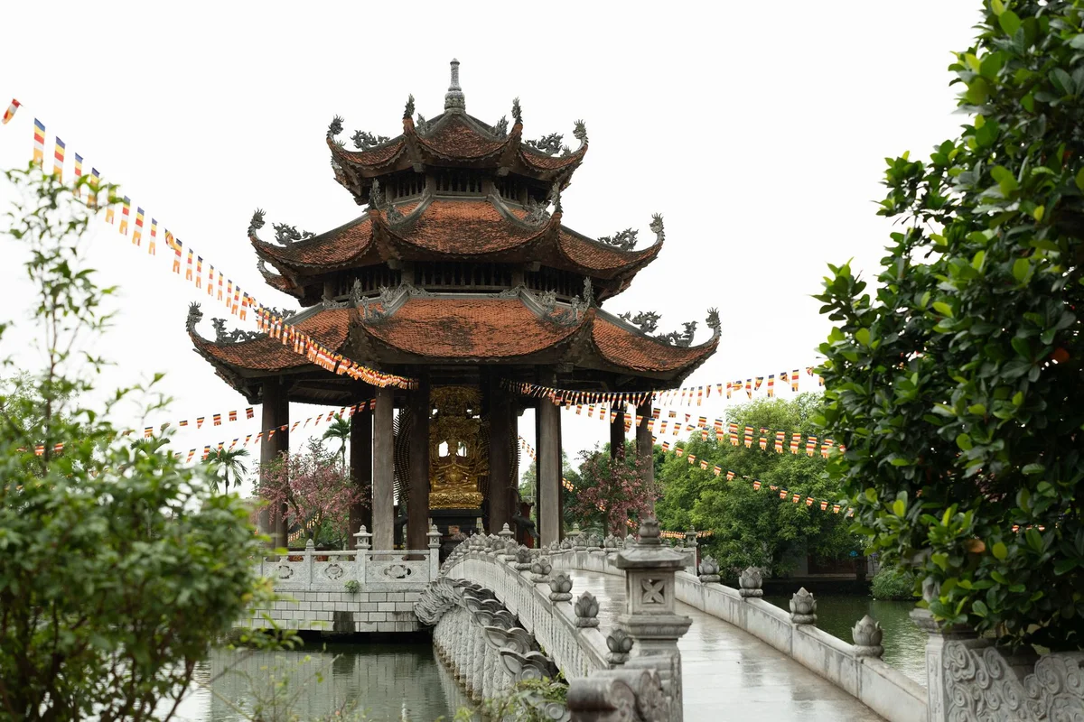 Tu Hieu Pagoda view 2