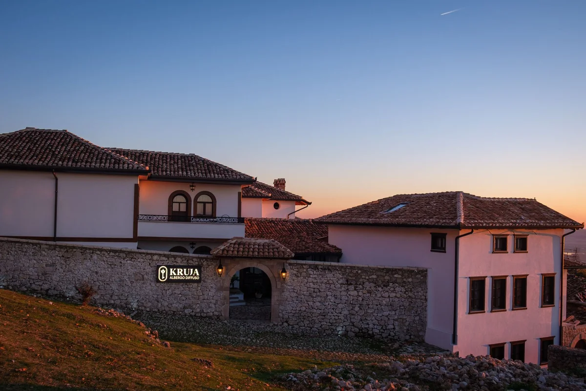 Krujë Castle feature