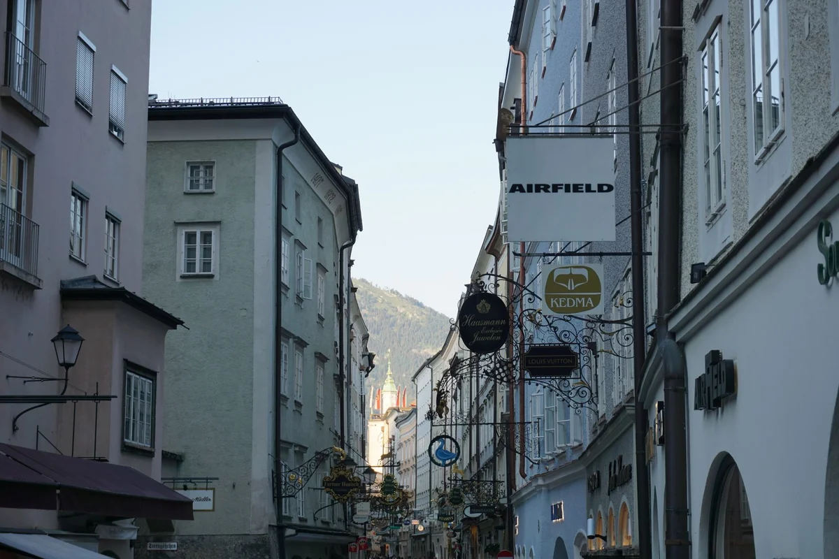Getreidegasse Passages feature
