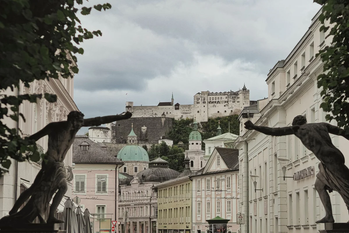 Residenzplatz Salzburg feature