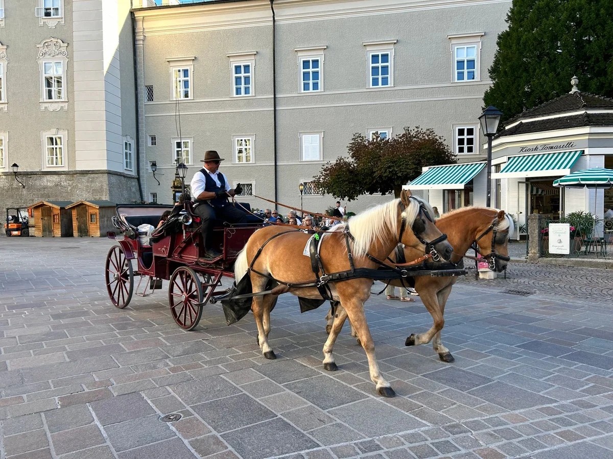 Residenzplatz feature