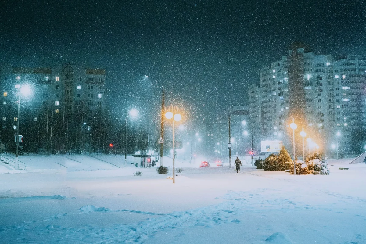 Gogol Street Lanterns feature