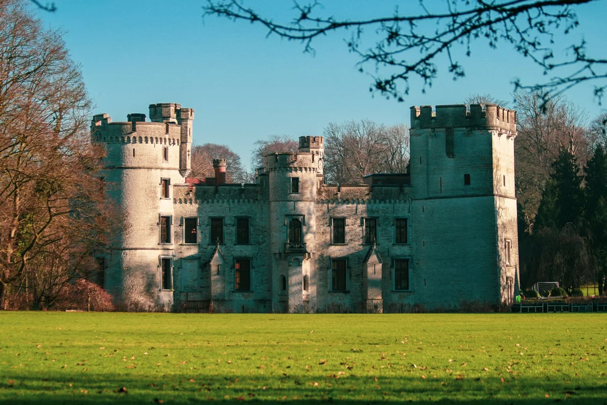 Château de Vêves feature