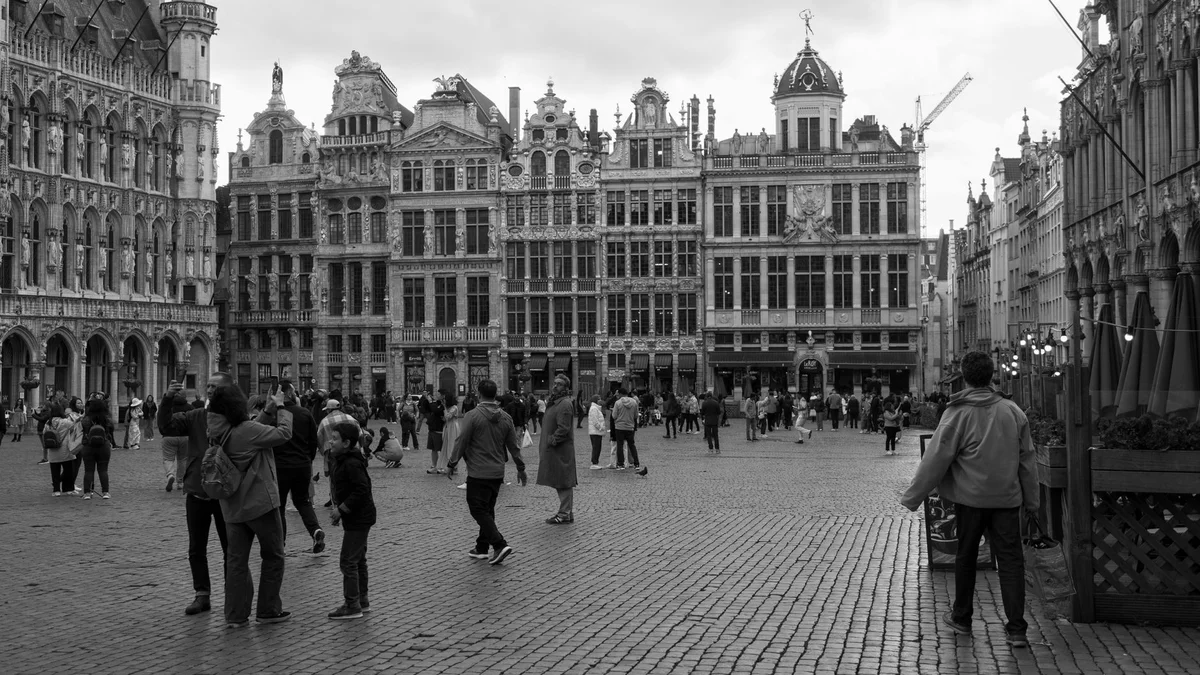 Place du Jeu de Balle view 2