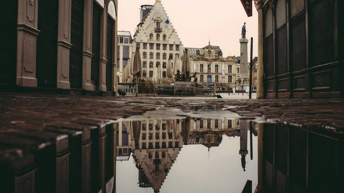 Place du Jeu de Balle feature