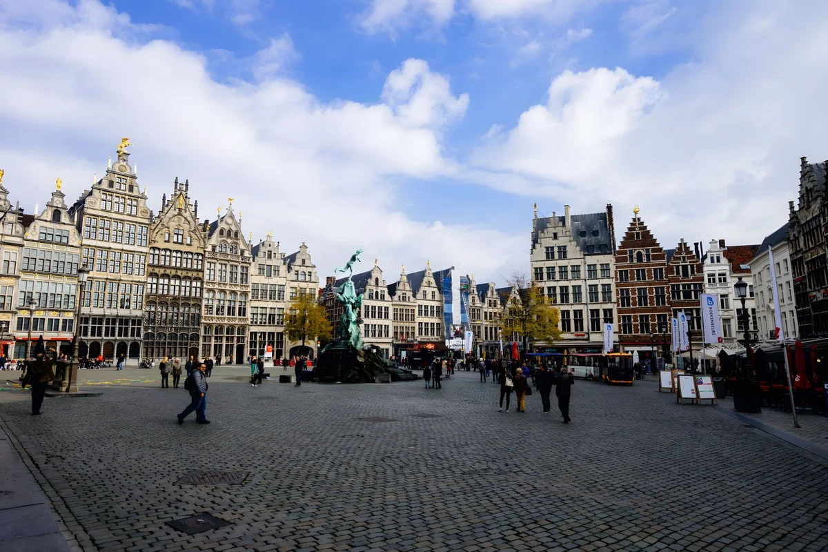 Prondelmarkt Bij Sint-Jacobs feature