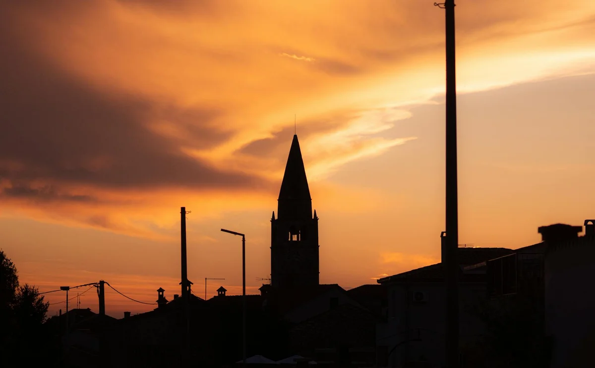 St. Saviour Church feature