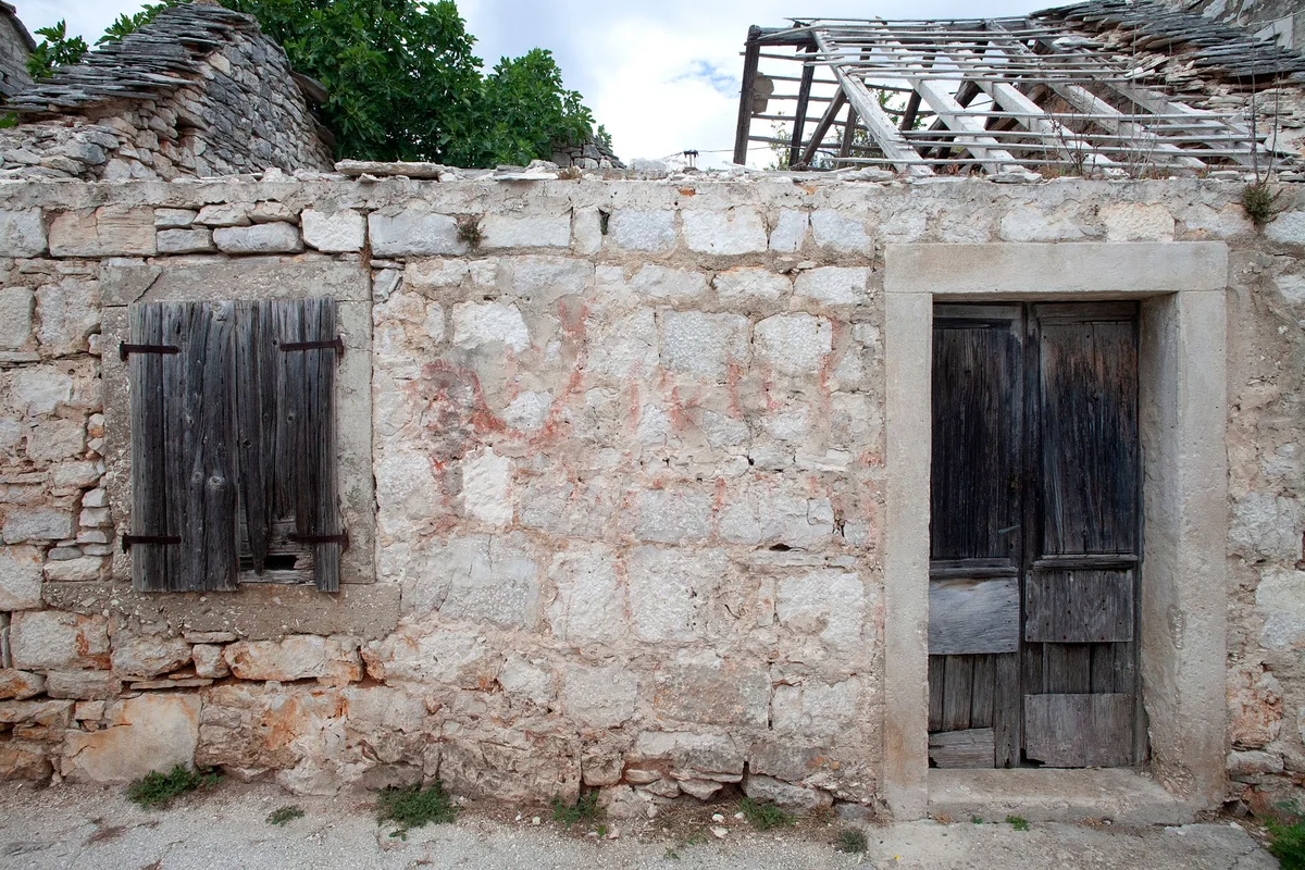Grisia Street view 1