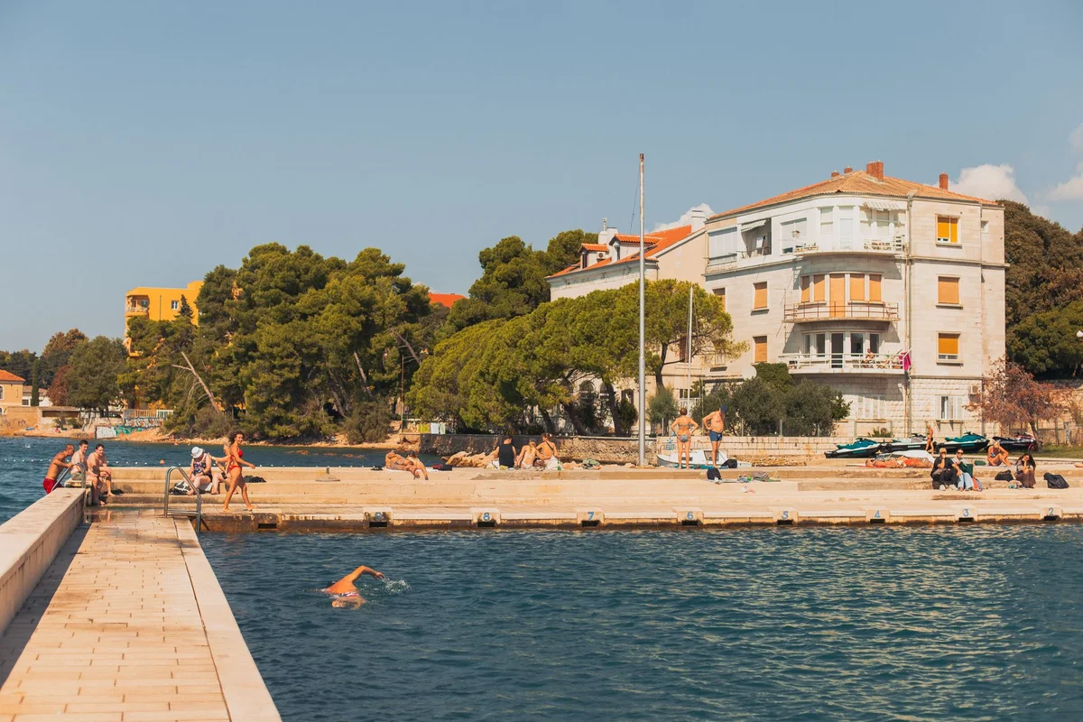 Kolovare Beach feature