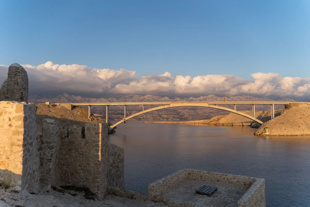 Pag Bridge feature