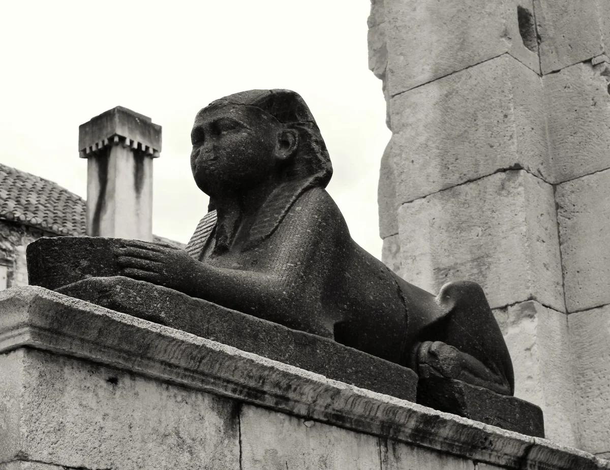 Peristyle Square view 1