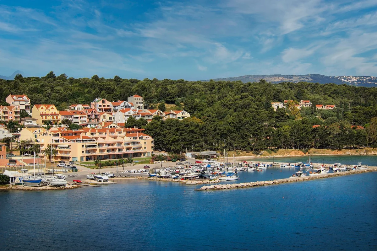 Roman Villa in Verige Bay feature