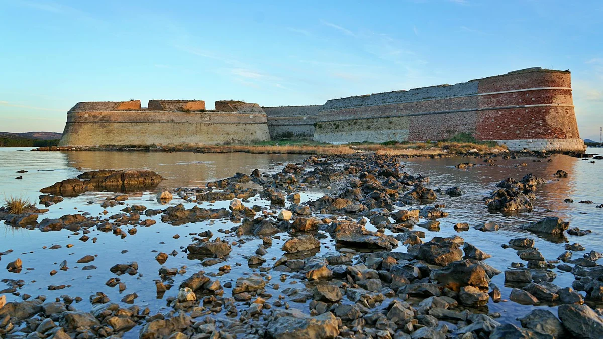 Spanjola Fort view 1