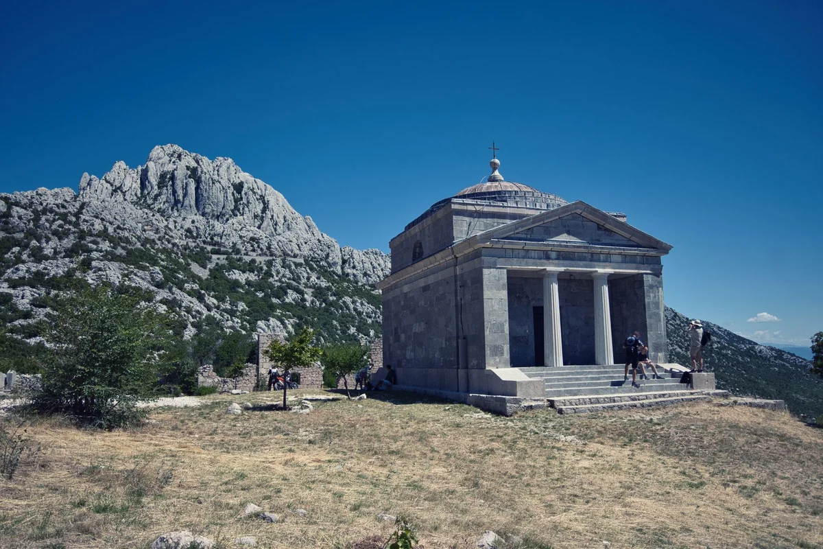 Supetar Cemetery feature