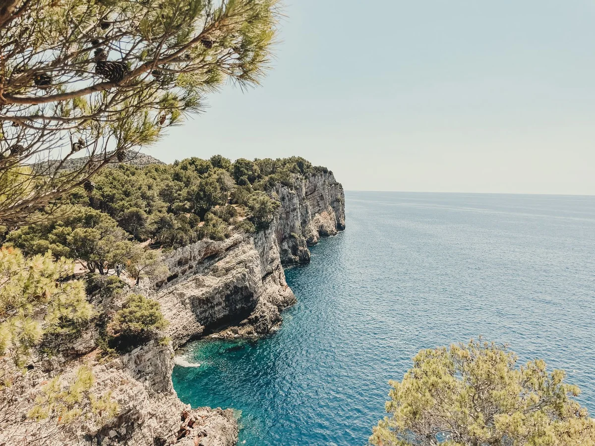 Vaja Bay feature
