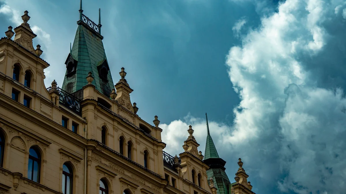 Basilica of St. Peter and St. Paul feature