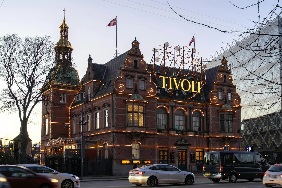 Tivoli Gardens feature