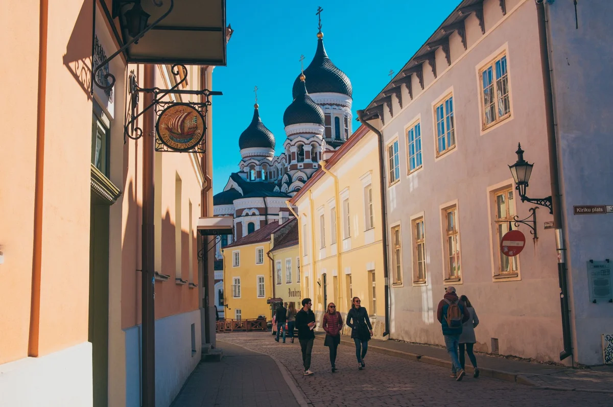Alexander Nevsky Cathedral setting