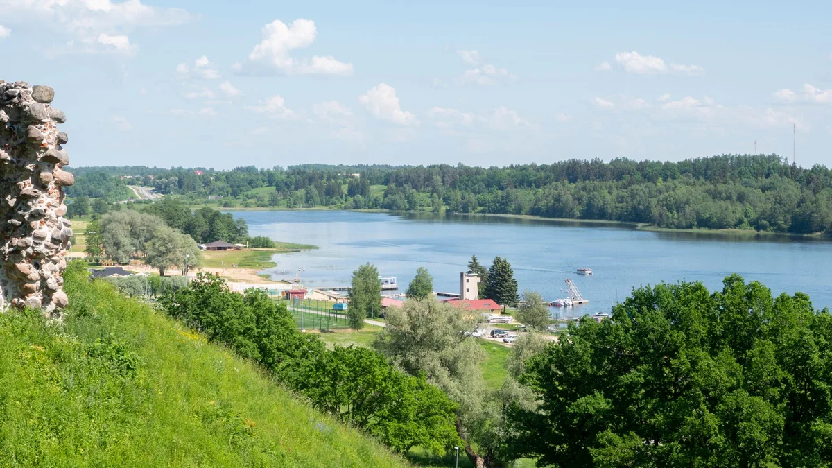 Viljandi Castle Hills feature