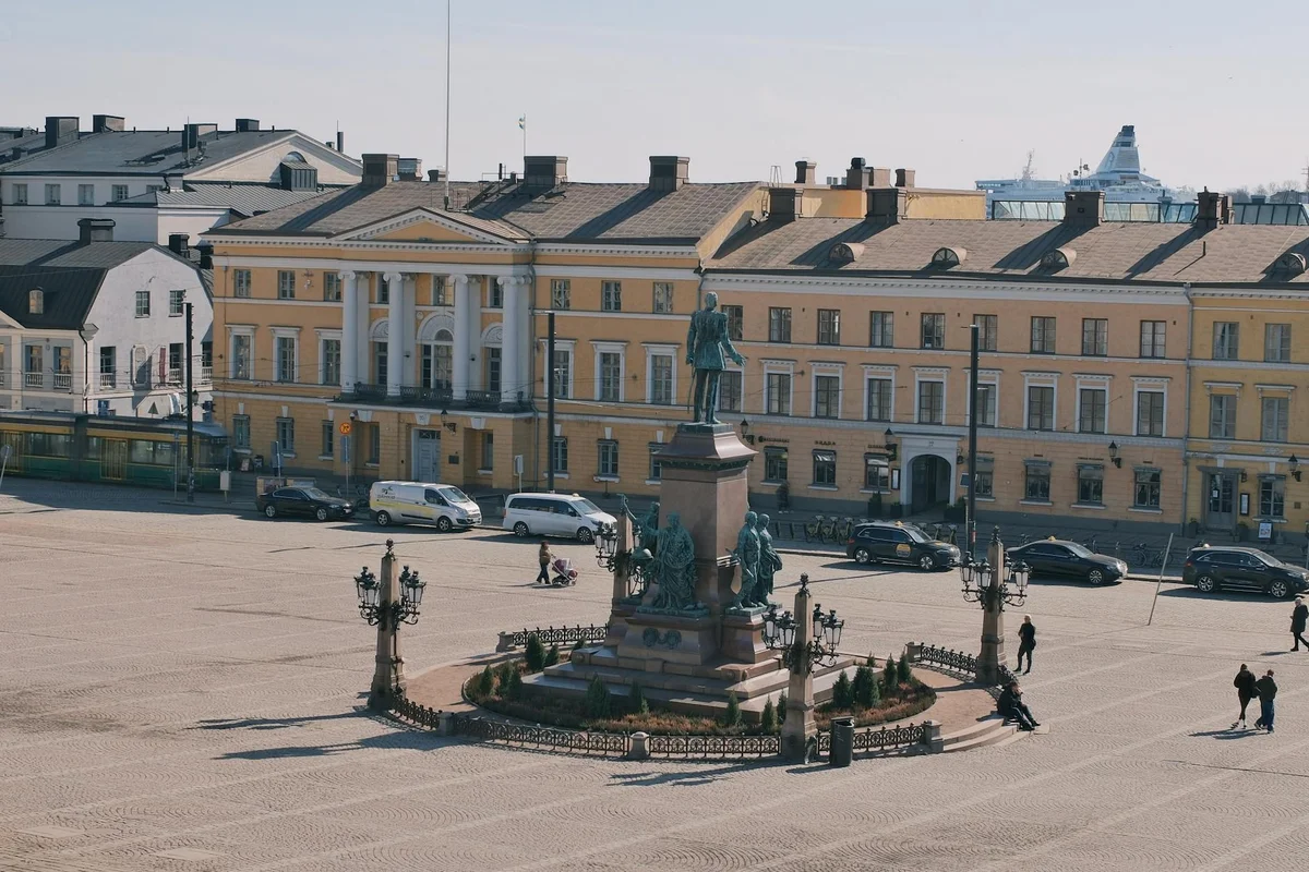 Market Square Helsinki view 1