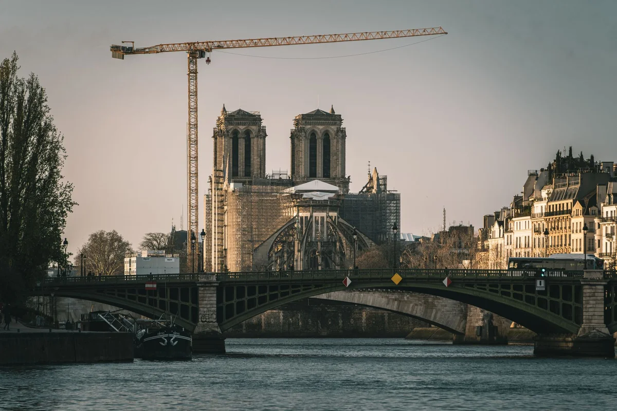Cathédrale Notre-Dame de Paris view 1
