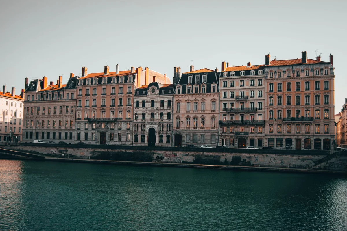 Grand Hôtel-Dieu feature