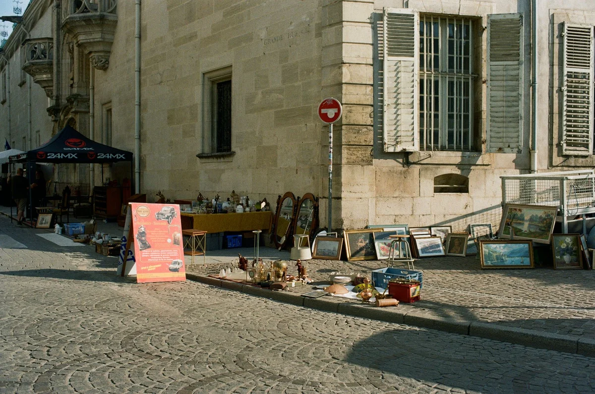 Marché Aux Puces De Saint-Ouen view 1
