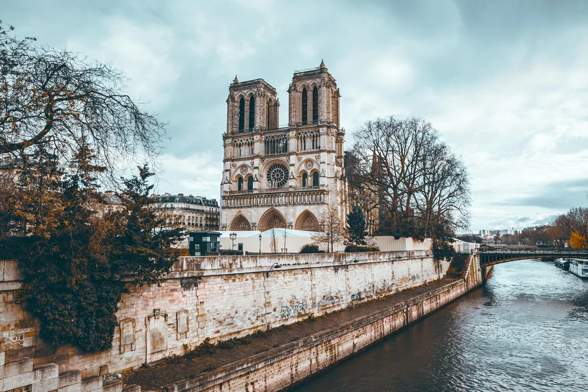 Notre Dame Cathedral feature