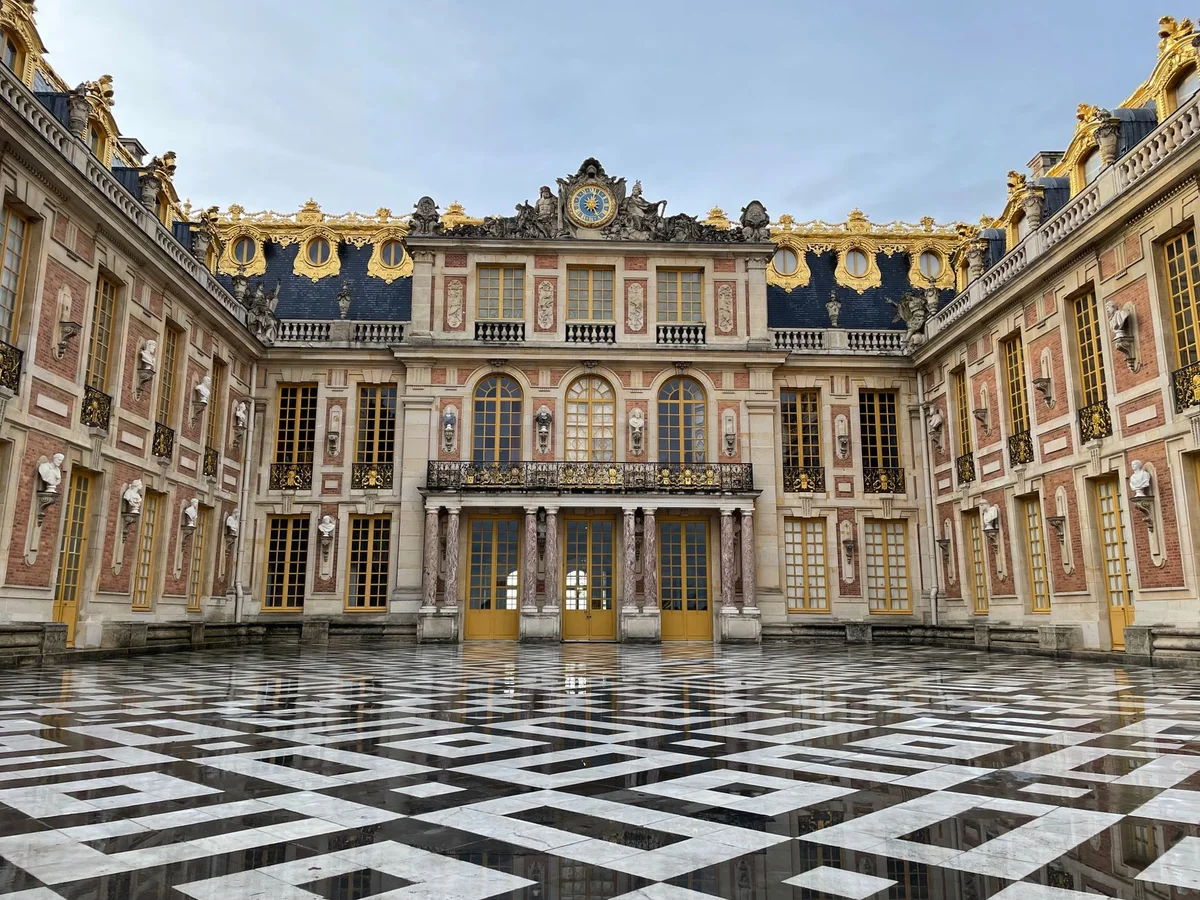 Palais Lascaris view 1