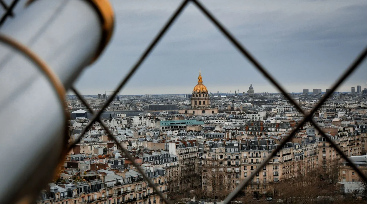 Pont Alexandre III view 1