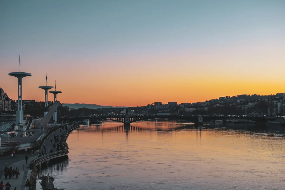 Quais de Saône view 1