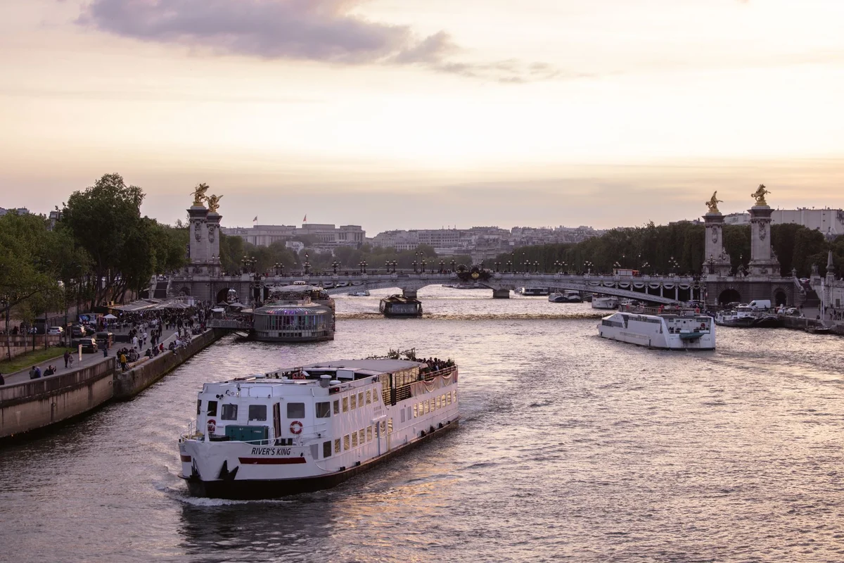 Quais du Rhône feature