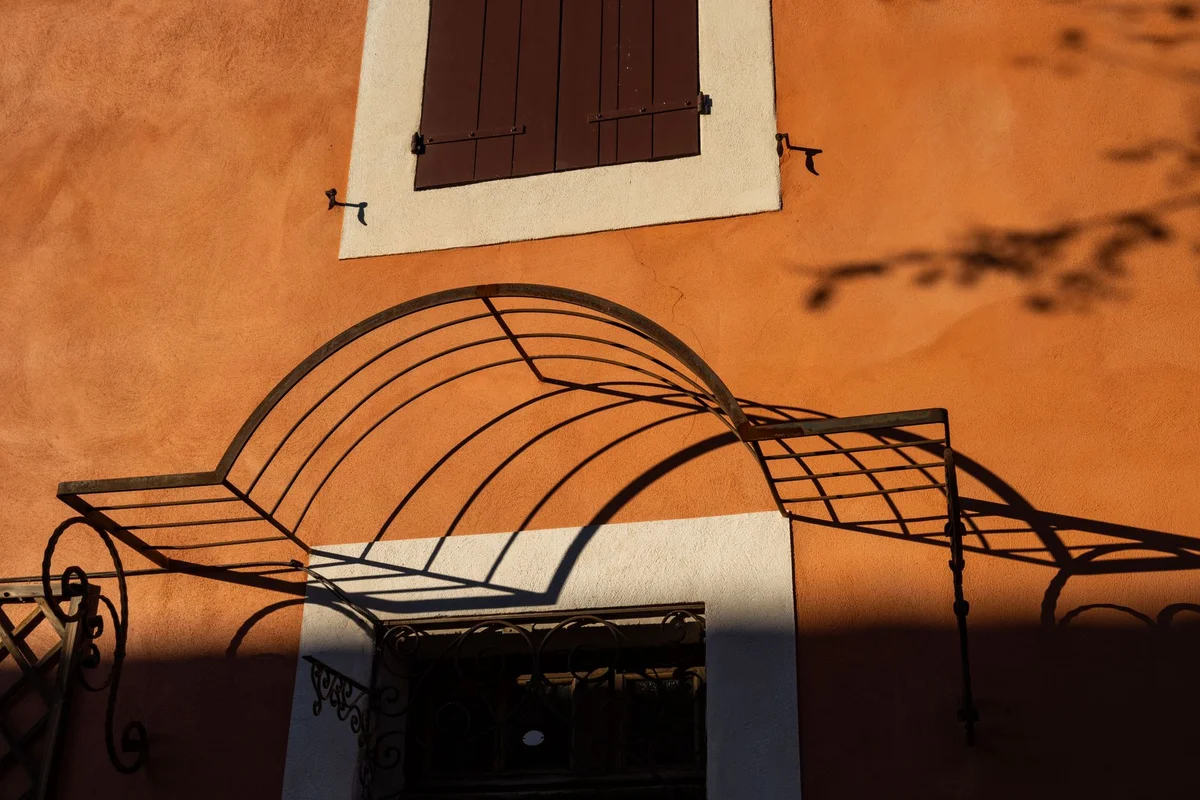 Rue Pairolière view 2