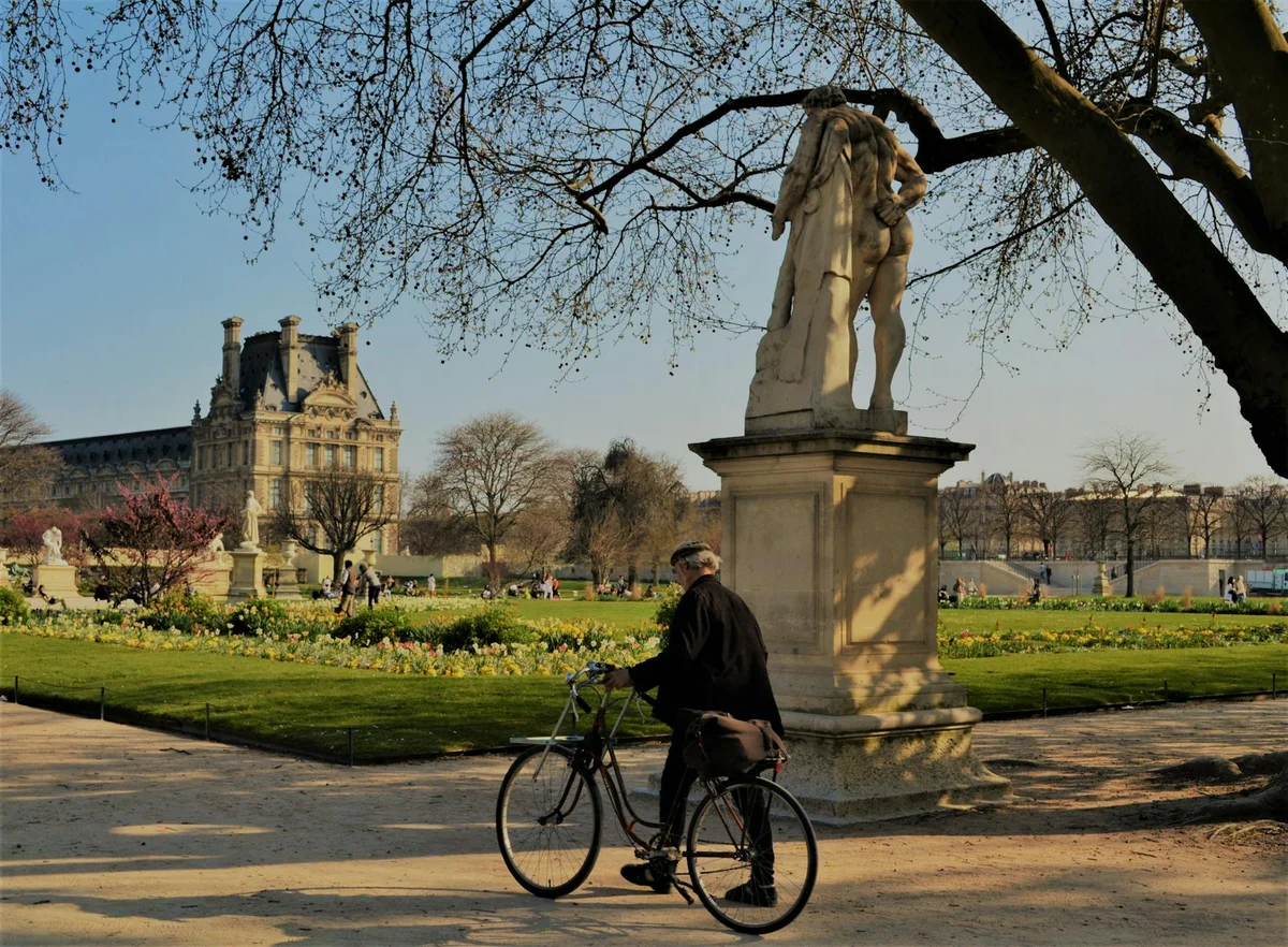 Tuileries Garden feature