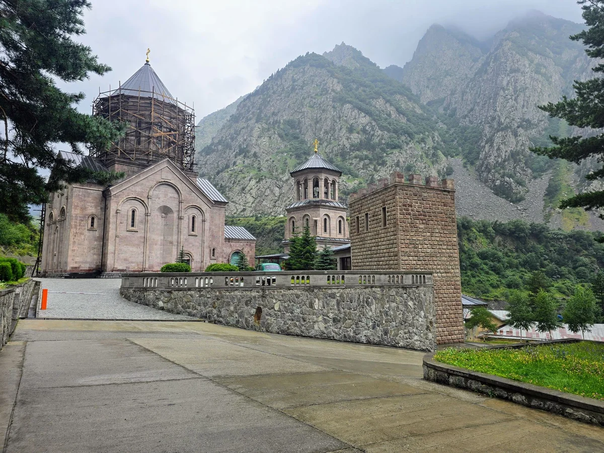 Bodbe Monastery feature