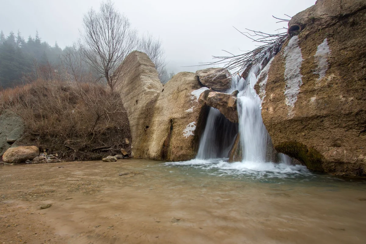 Gveleti Waterfall feature