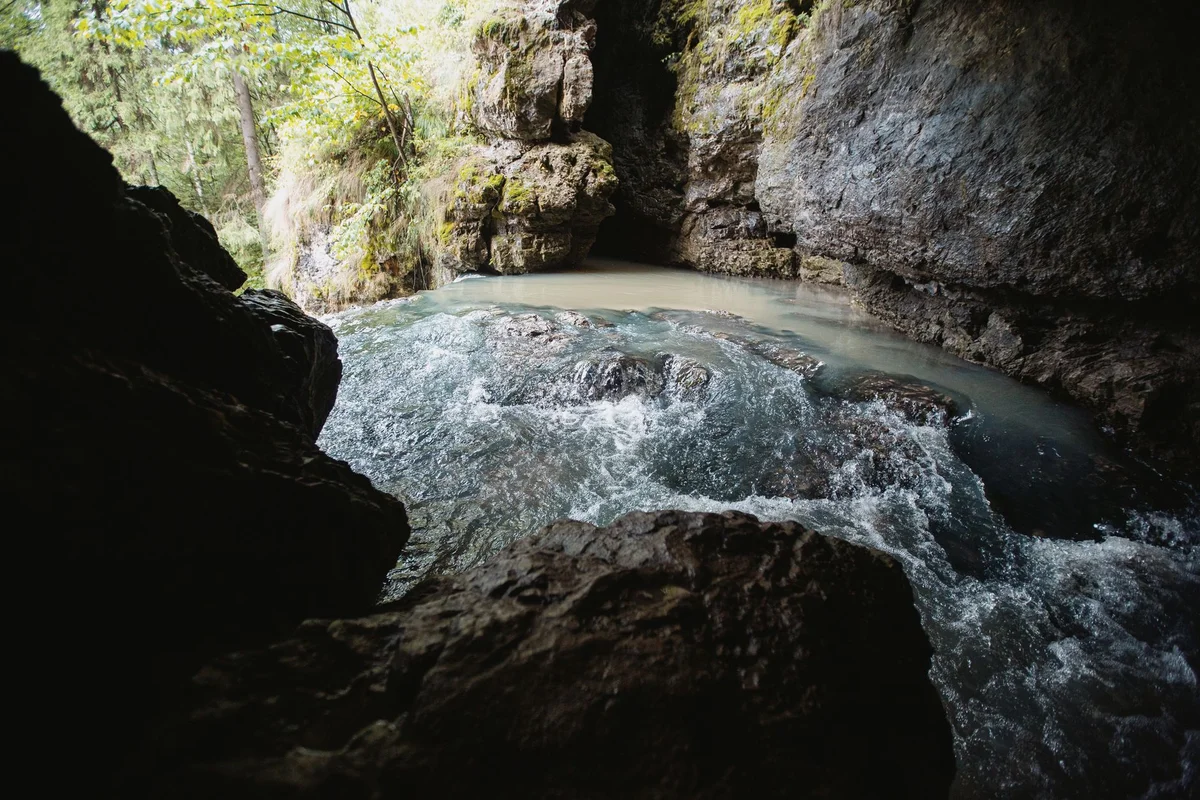 Prometheus Cave feature