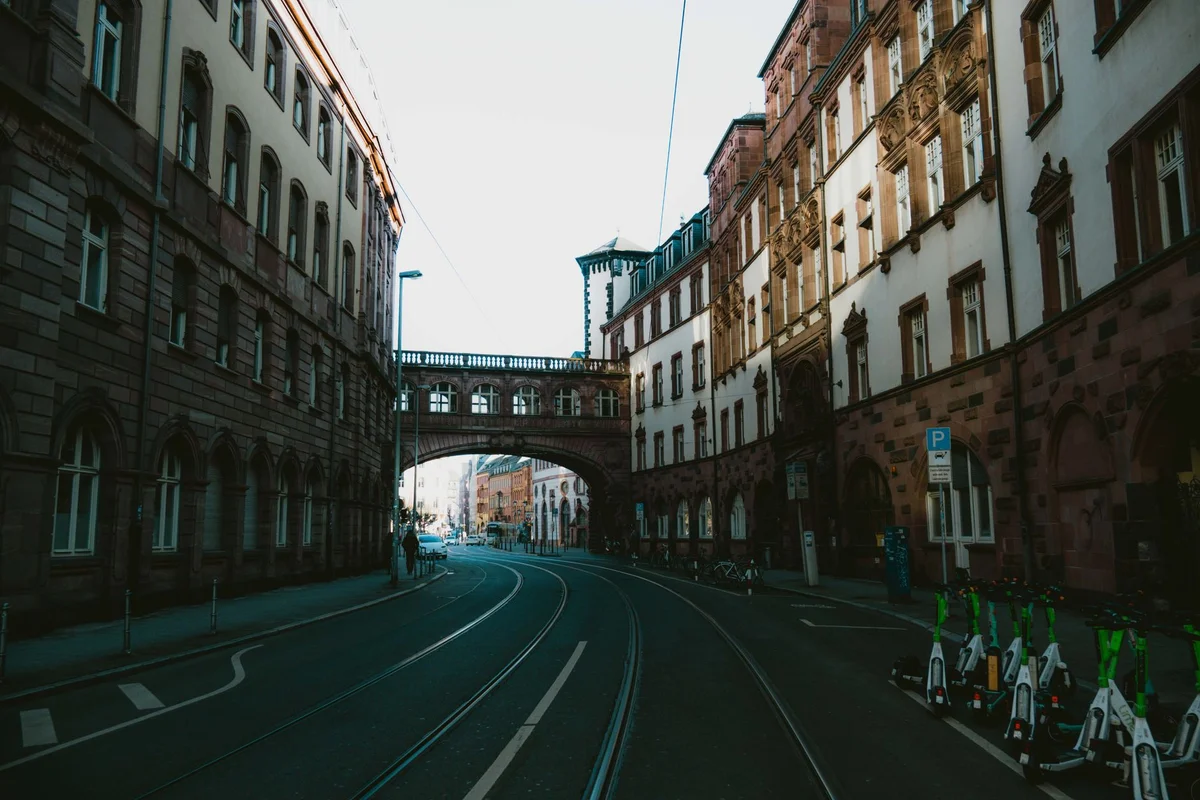 Berger Strasse feature