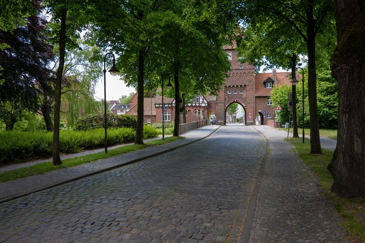 Brandenburg Gate feature