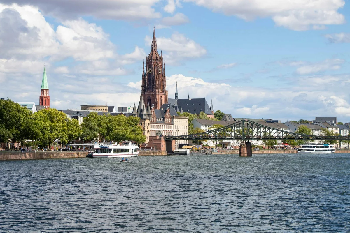 Frankfurt Cathedral view 2