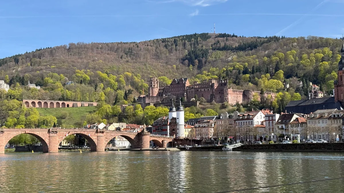 Frühlingsanlagen feature